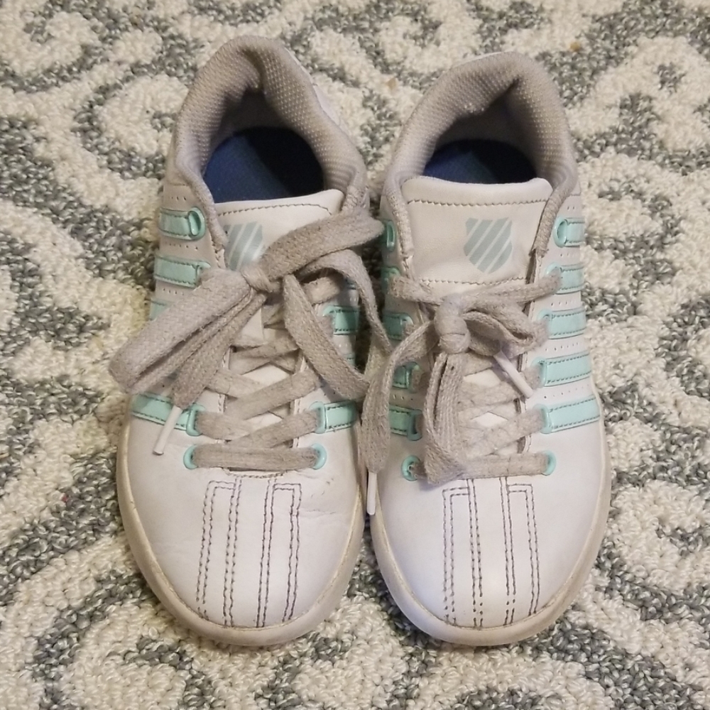 K SWISS GIRLS SHOES-Rare Color